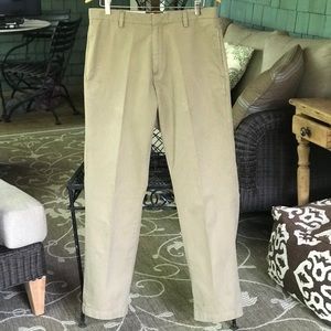Bob Timberlake Men’s flat front chinos. 33w. X32L